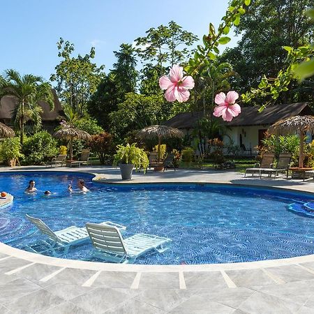 Hotel Suizo Loco Lodge & Resort Cahuita Bagian luar foto