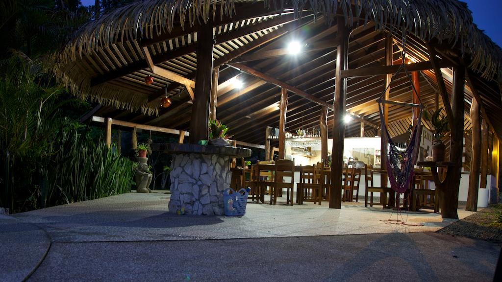 Hotel Suizo Loco Lodge & Resort Cahuita Bagian luar foto