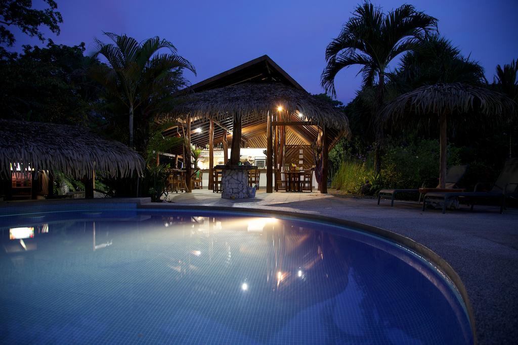 Hotel Suizo Loco Lodge & Resort Cahuita Bagian luar foto