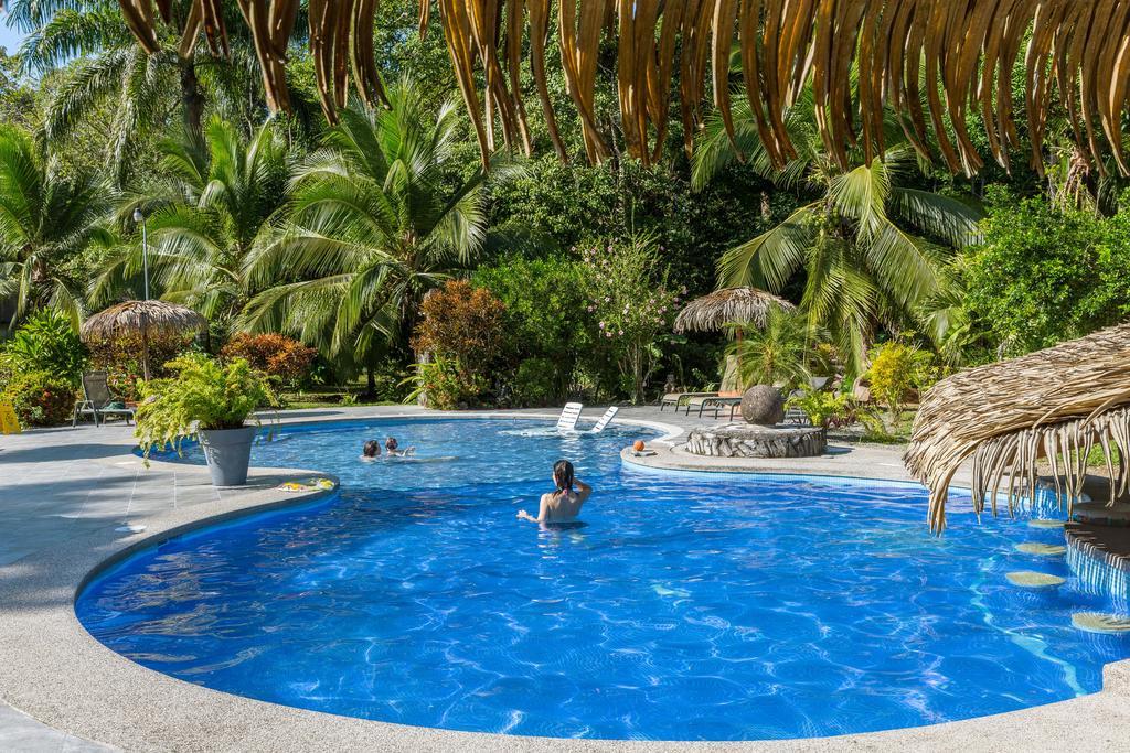 Hotel Suizo Loco Lodge & Resort Cahuita Bagian luar foto