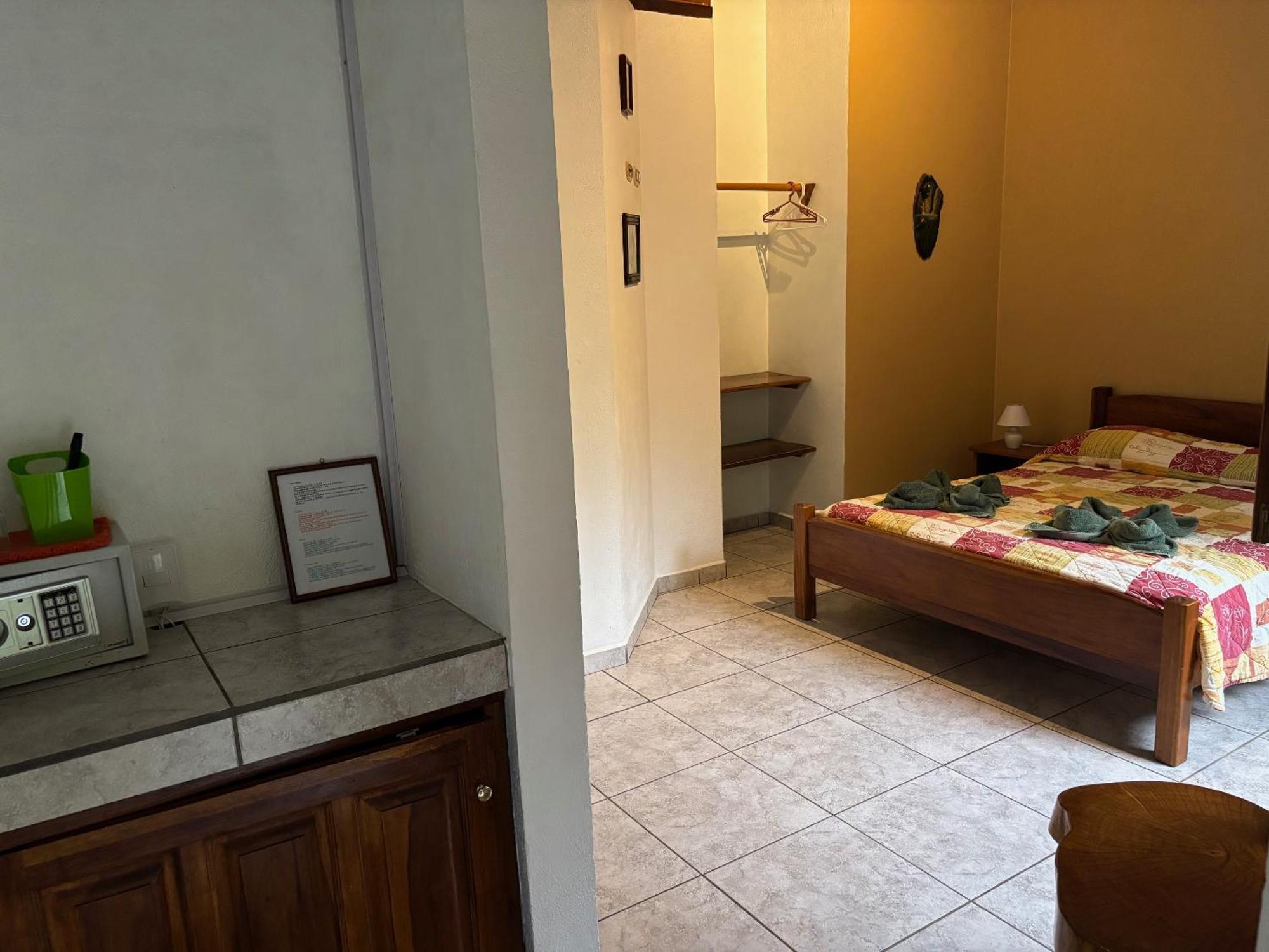 Hotel Suizo Loco Lodge & Resort Cahuita Bagian luar foto