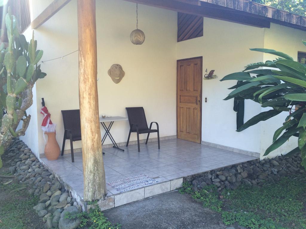 Hotel Suizo Loco Lodge & Resort Cahuita Ruang foto
