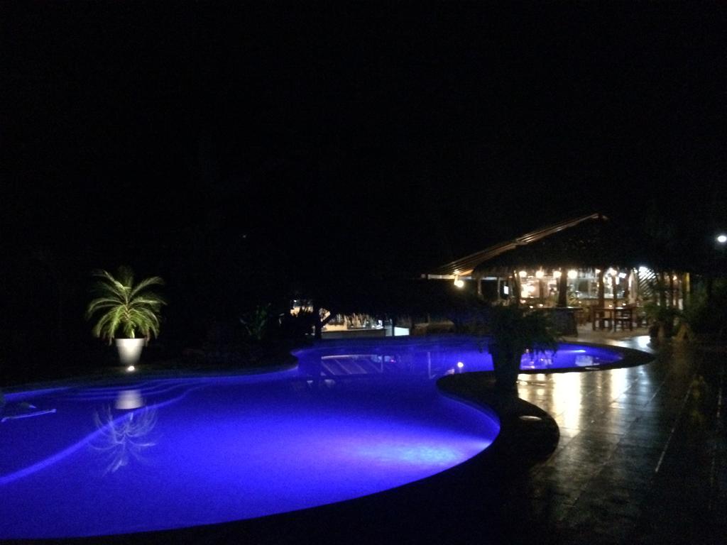 Hotel Suizo Loco Lodge & Resort Cahuita Bagian luar foto