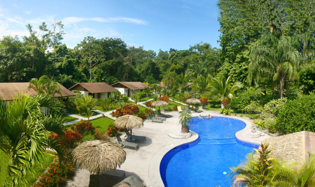 Hotel Suizo Loco Lodge & Resort Cahuita Bagian luar foto